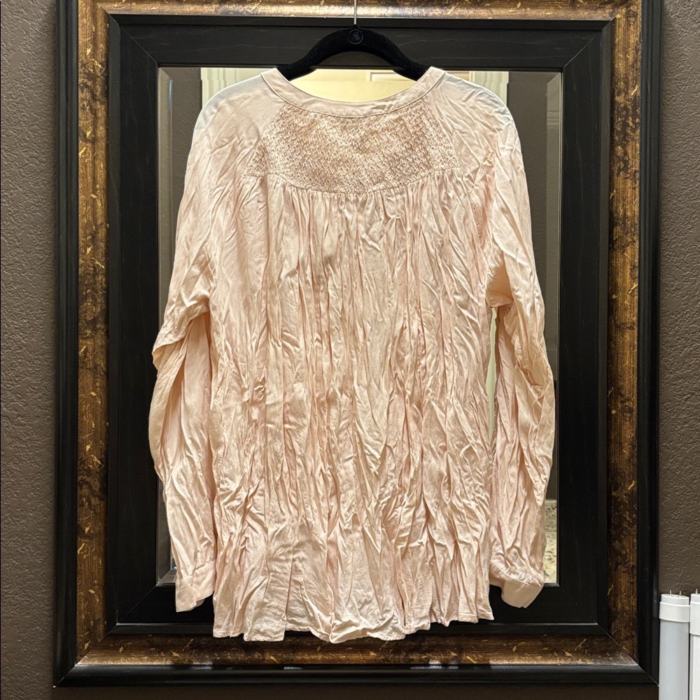 Women's Pink Button-Up Top - Picture 2 of 5